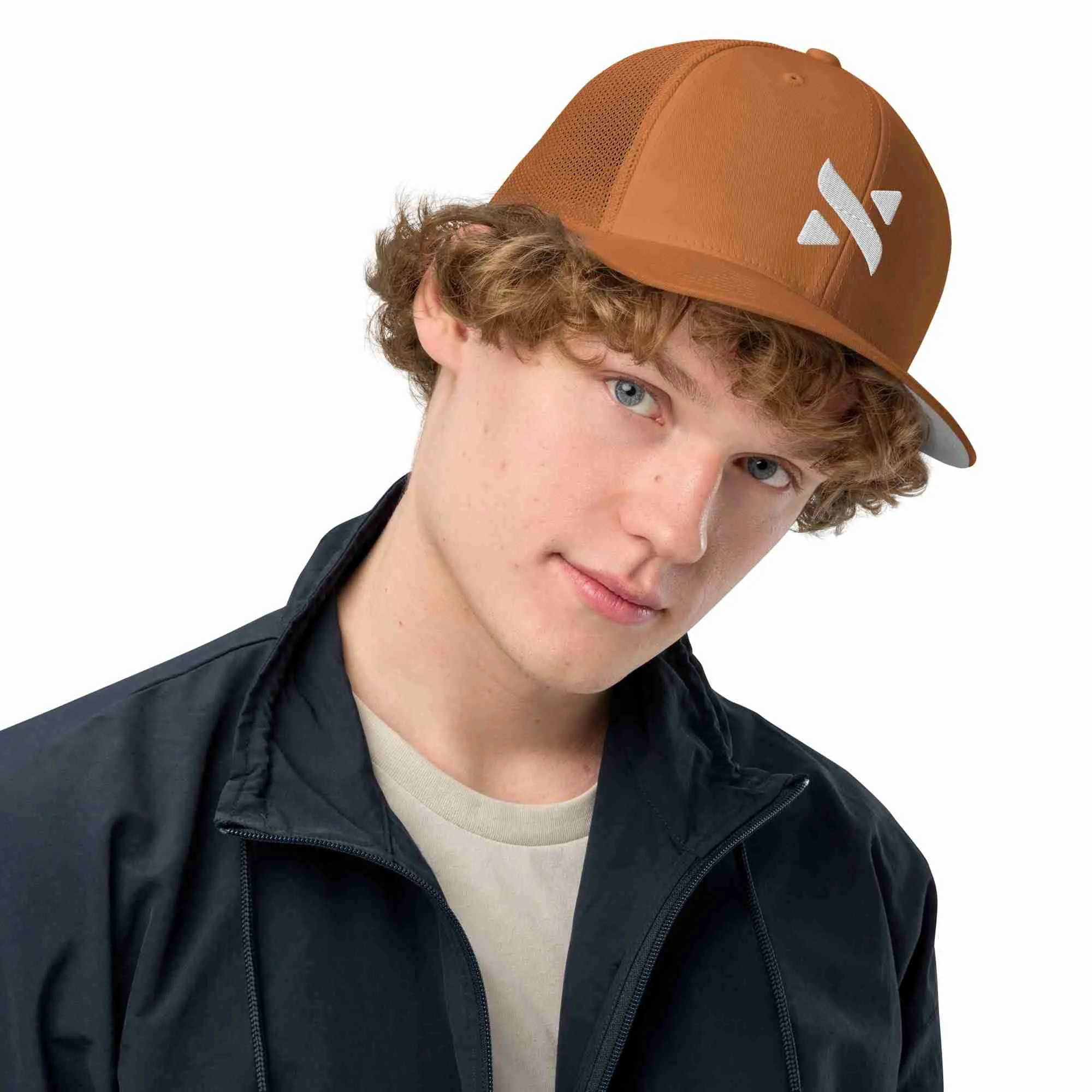 Trucker Cap con Retro Chiuso